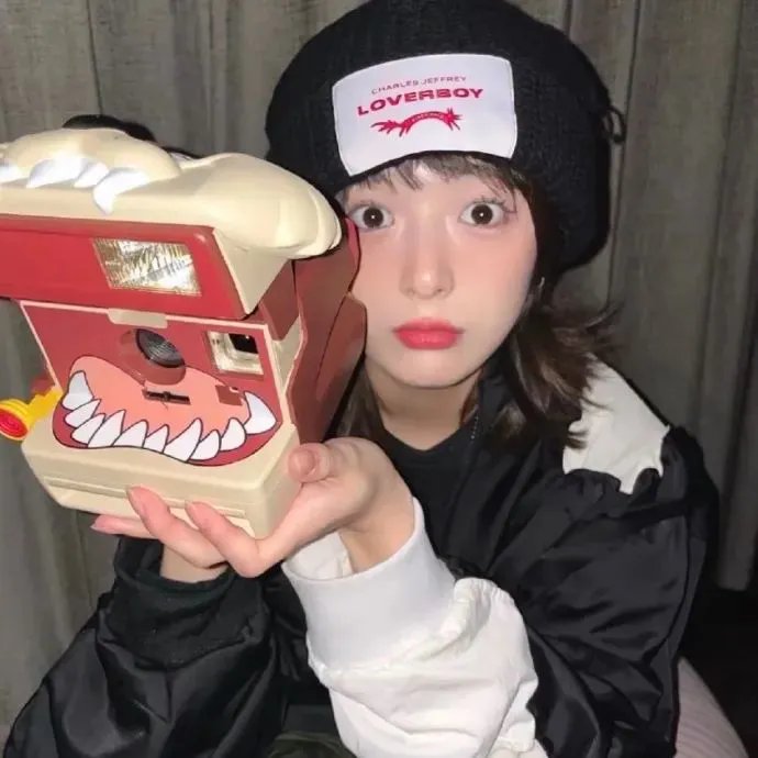 黑珍珠艾曼妞